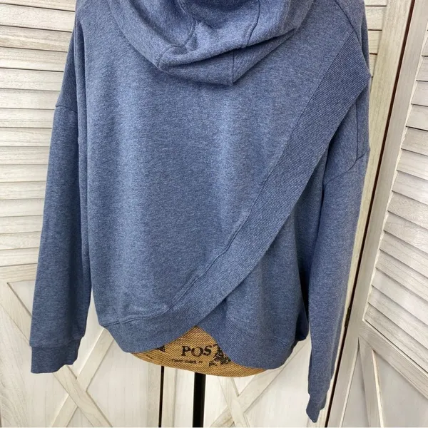 LIV Outdoor Kendall Crossover Back Pullover Hoodie‎ Sweatshirt Blue Large - Image 7