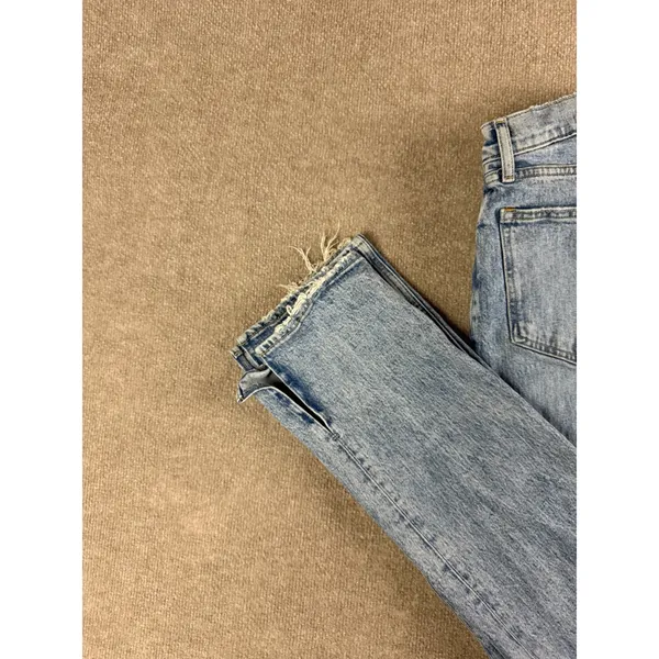 Abercrombie& Fitch Ultra High Rise 90s Straight Jeans Light Wash 30/10 Side Slit - Image 4
