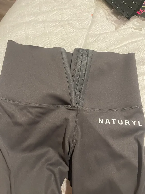 Naturyl Waisted Trainer Built In Leggings Gray - Image 2