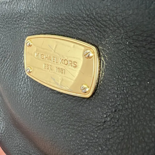 Michael Kors Crossbody‎ Bag Black Leather Gold Chain Strap Zip Card Slots Small - Image 6