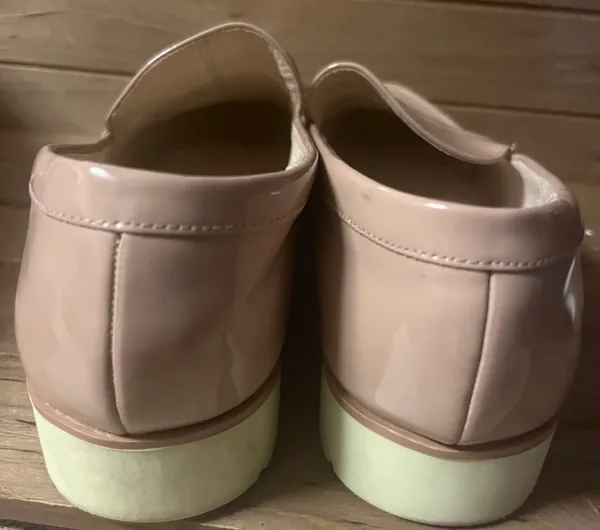 women tan loafers shiny tan color size 10 - Image 4