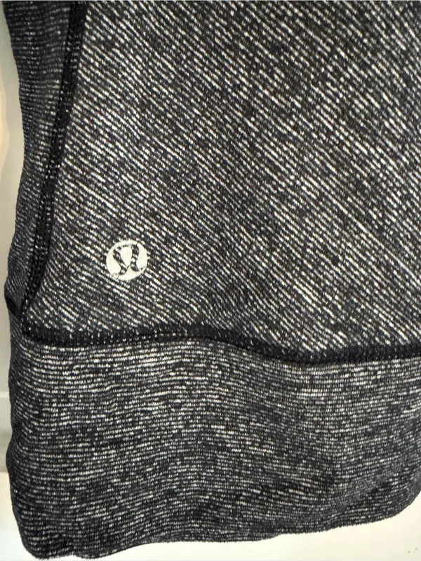Lululemon Heathered Black Long Sleeve Thumbhole Running‎ Top Size 4 - Image 3
