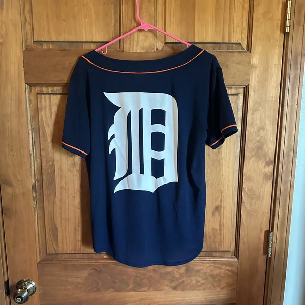 Victoria’s Secret pink Detroit Tigers Navy Button-Up Jersey with Orange Trim - Image 7