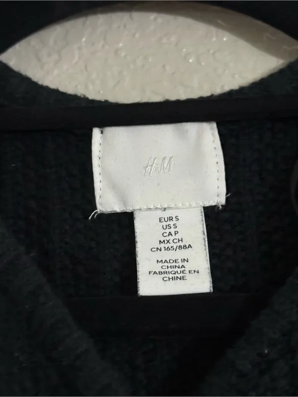 H&M Small Black Short Sleeve Knit Cardigan Gold Buttons Cropped Preppy Chic Top - Image 8