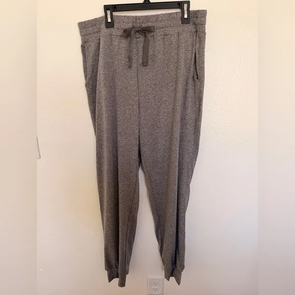 NWT Halara High Waisted Ruched Yoga Joggers Large - Image 4