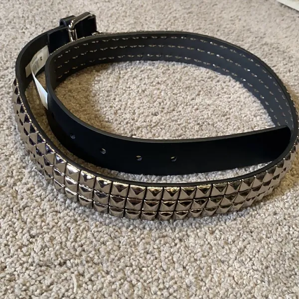 Women’s Black Belt with Silver Metal Detail Size M NWOT - Image 6