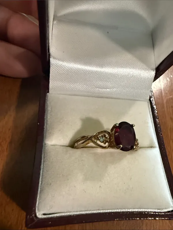 Vintage Victorian-Inspired 14K HGE Ring with Deep Garnet Oval Stone 8 3/4 - Image 4