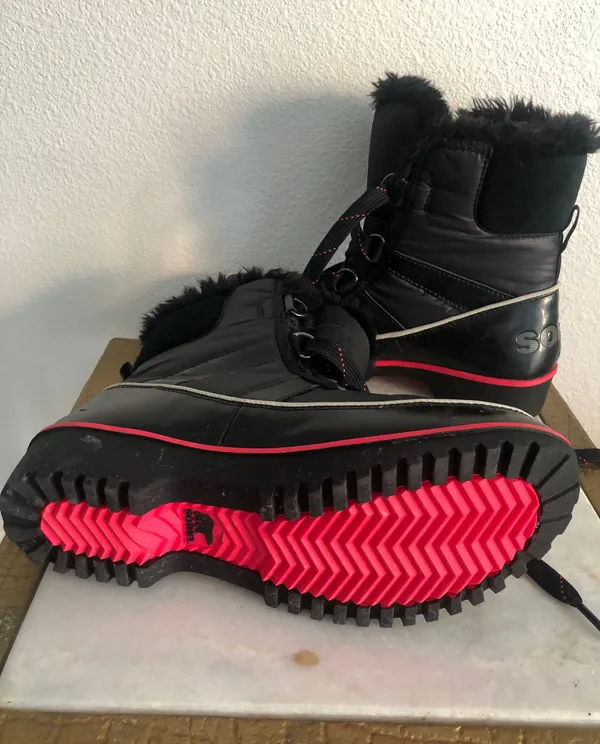 Back And Pink Ankle Boots - Image 4