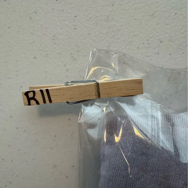 Club Monaco blue sweater size medium 100% extra fine merino‎ wool quiet luxury - Image 8
