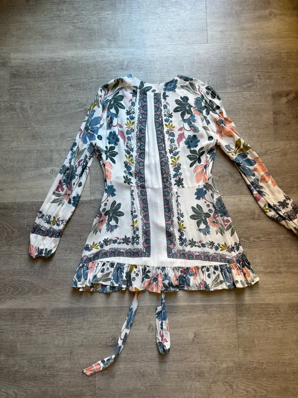 Free People Violet Hill Floral Long Sleeves Plunging Neck Back Tie Tunic Size 2 - Image 9