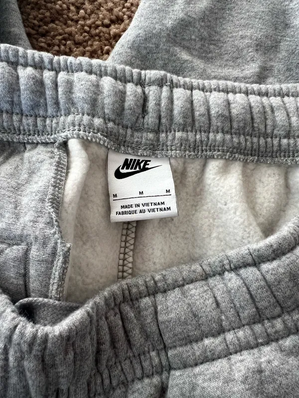 Nike Sweatpants Grey - Image 3