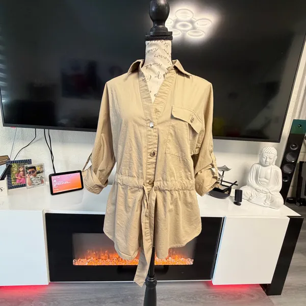 📌 TITLE Zara Khaki Tan Utility Drawstring Button Down Blouse Top XS - Image 13
