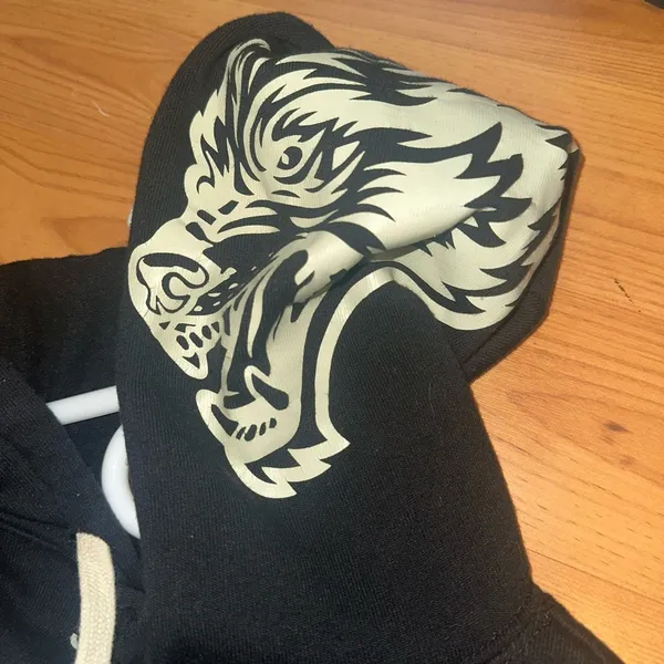 darc sports cropped hoodie! - Image 2