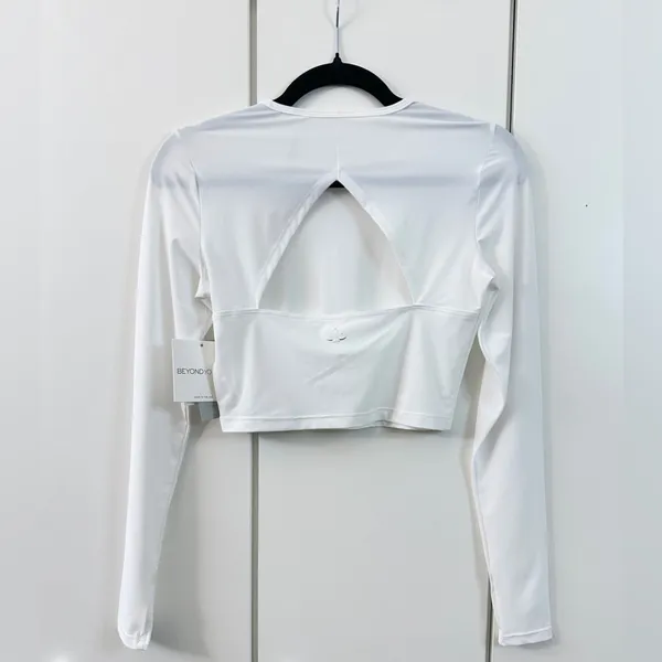 NWT Beyond Yoga Performance Knit Resilient Cropped LS - Lunar White - XS - Image 5