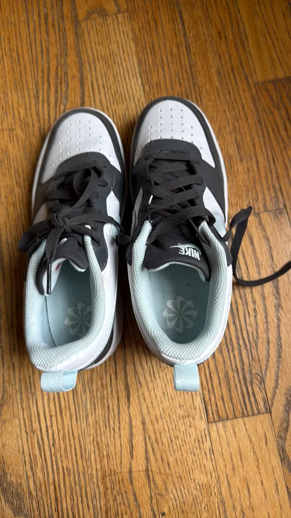 Nike Shoes - Image 3