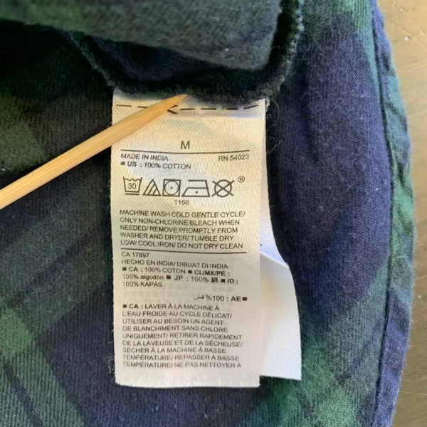 Old Navy Womens Classic Flannel Shirt Long Sleeve‎ Button Down Plaid Size M - Image 4