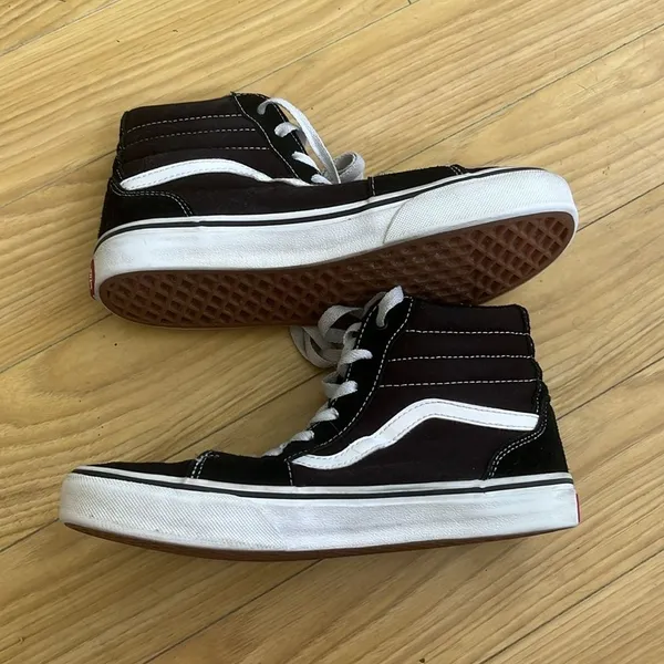 Vans Black and White Sk8-Hi Sneakers Women's Size 7.5 High Top Streetwear Suede - Image 2