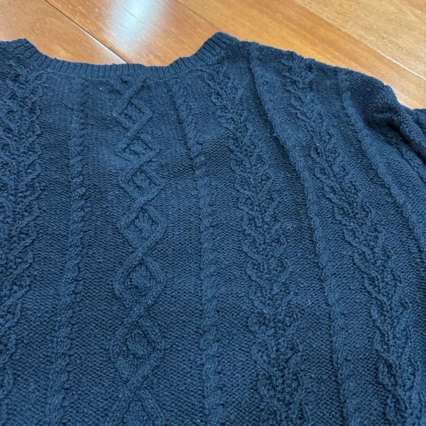 Abercrombie & Fitch Navy‎ Cable Knit V-Neck Sweater L - Image 7