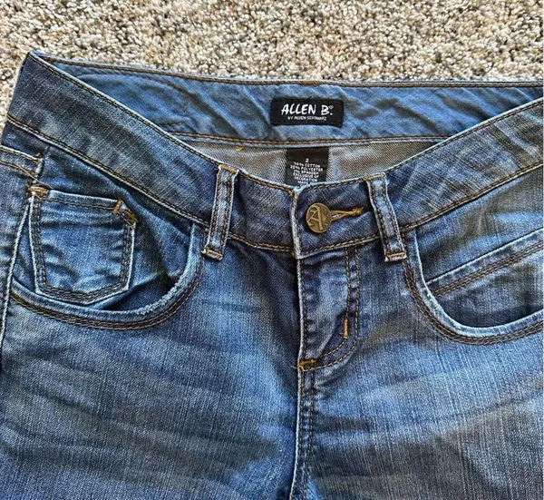 Straight ankle crop jeans Size 2 - Image 3