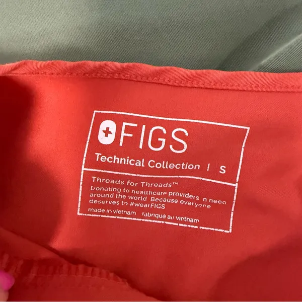 Figs FW1000 Catarina‎ One-Pocket Scrub Top Women's Coral Orange Small Medical - Image 4