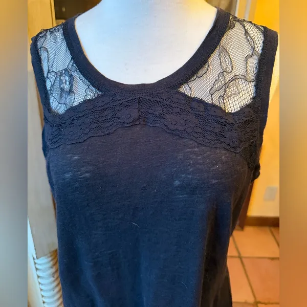 Sanctuary Lace Top XL - Image 2