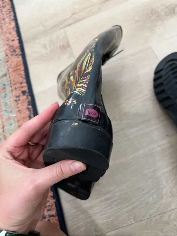 Sakroots Rhythm  Rain Boot - Image 11