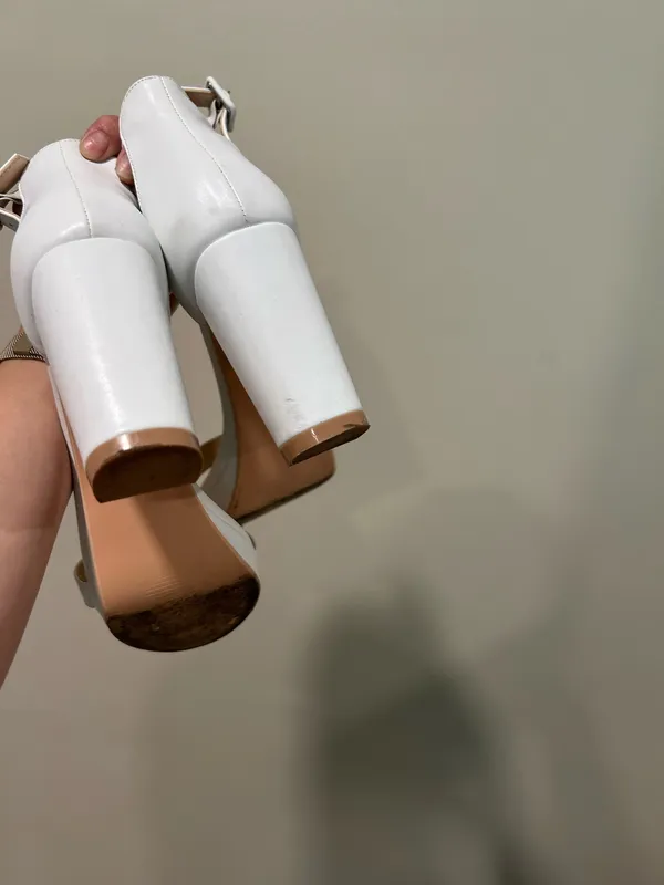 White Sandal Heels size 8 - Image 6