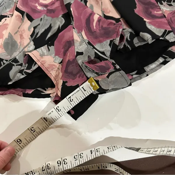 Lulus What’s Bloomin Bell Sleeve Black, Pink & Gray Floral‎ Romper Size S - Image 13