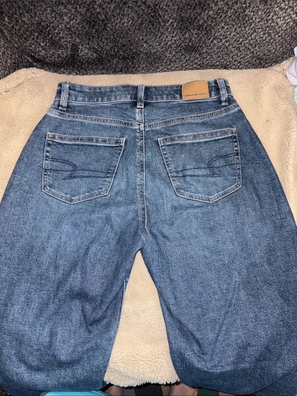 American Eagle Mom Jeans, Size 0 - Image 3