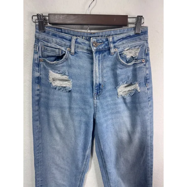 American‎ Eagle Mom Straight Jean Women Size 0 Light Wash Distressed Blue - Image 2