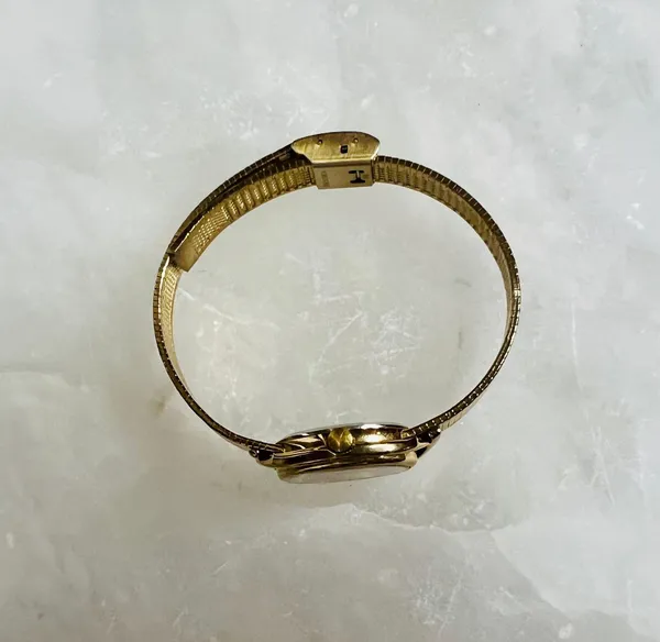 Timex Dainty Vintage Gold  Watch - Image 10