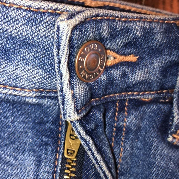 American Eagle MOM jeans distressed size 6 regular - Image 3