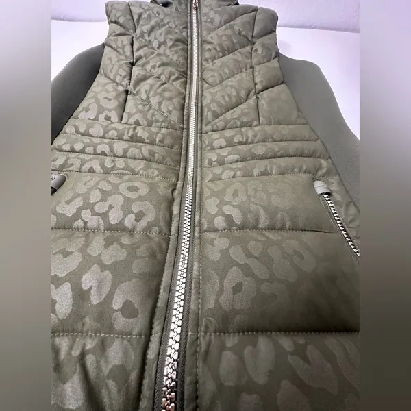 Michael‎ Kors Women's Quilted Trim Puffer Vest Size XS Green Cheetah No Hood - Image 6