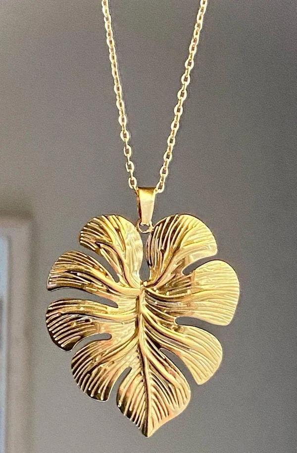 Handmade fully gold tone stainless steel boho fairy monstera plant necklace🌿 - Image 2