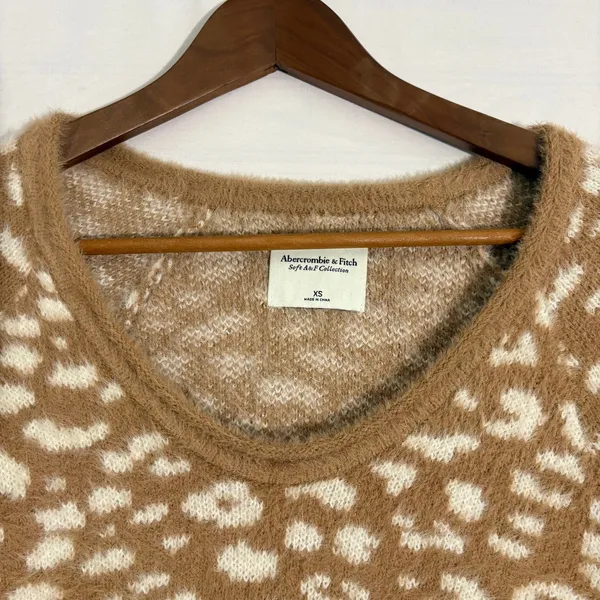 Abercrombie & Fitch Soft Collection Animal Eyelash Knit Sweater Carmel Cream XS - Image 3