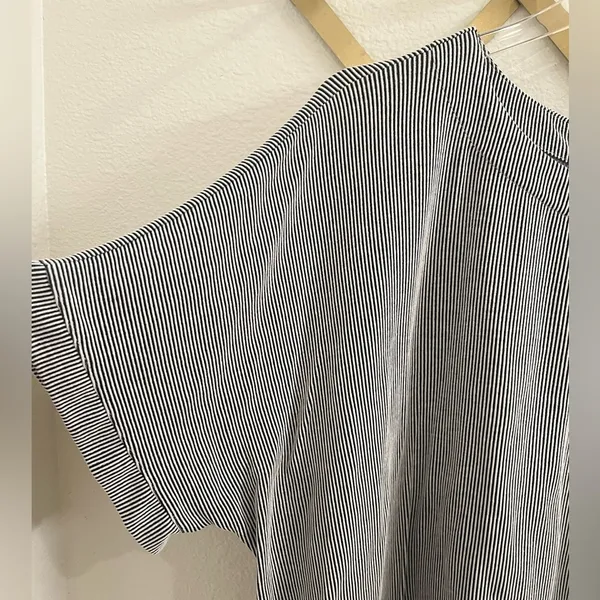 Adrianna Papell Boxy Knit Striped Short Sleeve Top Button Back XL Grey - Image 4