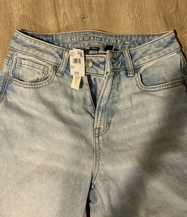 Outfitters Moms Jeans - Image 4