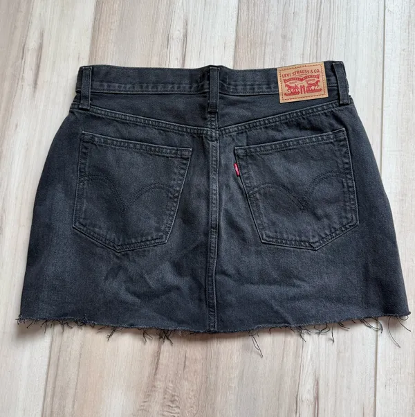 Levi’s Skirt - Image 3
