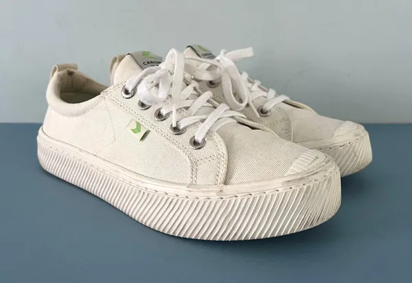 Cariuma OCA Low Off-White Canvas Lace Up Sneakers - Image 2