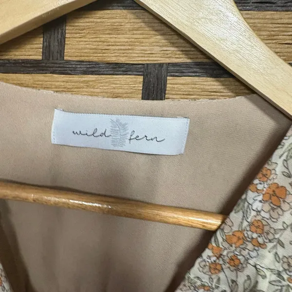 Wild Fern Pale Pink Floral Ruched Dress‎ Size Large - Image 9