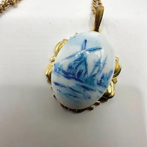 Vintage blue and white windmill pendant necklace - Image 7