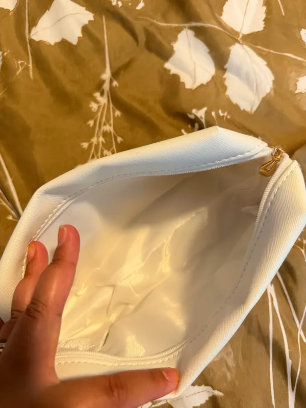 Wedding Mrs. Makeup bag White - Image 5