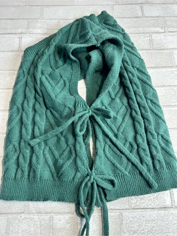 She & Sky Vintage Inspired Cable Knit V-Neck Side Tie Sweater Vest - Green - Image 4