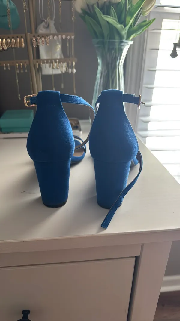 Blue heels Size 9 - Image 2