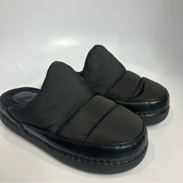 Urban outfitters Lily puffer slip on shoes slippers black womens size 7‎ trendy - Image 4