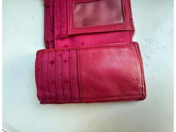 Fossil Red Leather Trifold Wallet with Zipper Pocket - Image 5