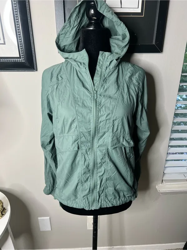 Lululemon Hood Lite Jacket in juniper size 4 - Image 9