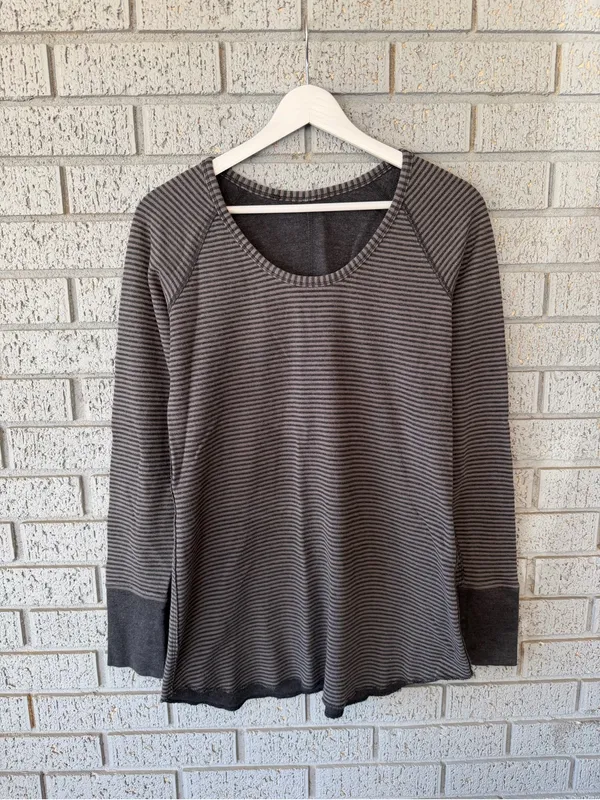 Lululemon Open Your Heart Long Sleeve Reversible Striped Yoga Running Workout - Image 8