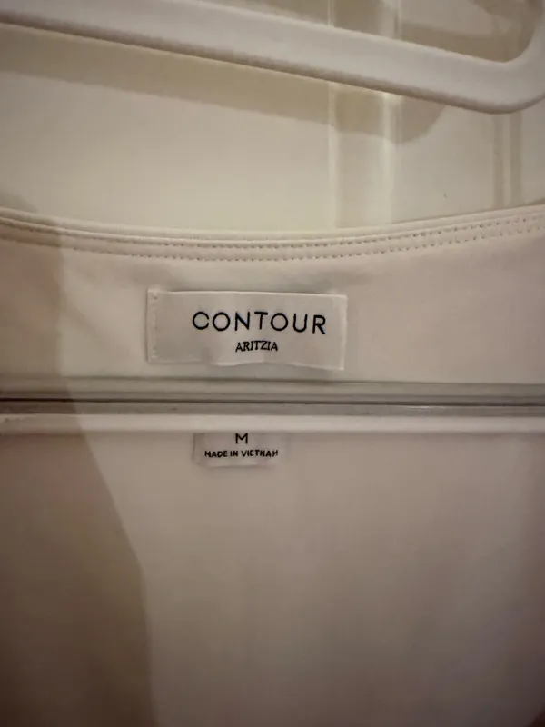 Aritzia Contour White Scoop Neck Long Sleeve Top - Image 2