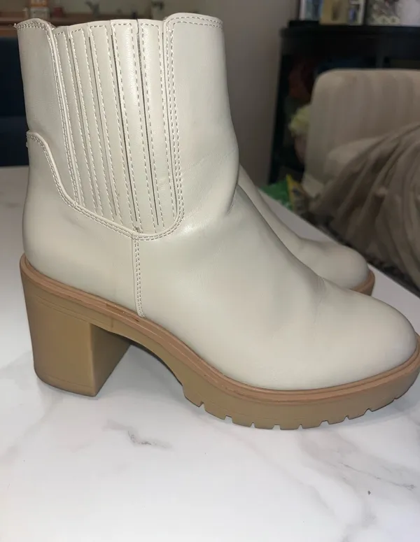 Universal Threads White/cream boots ankle - Image 3